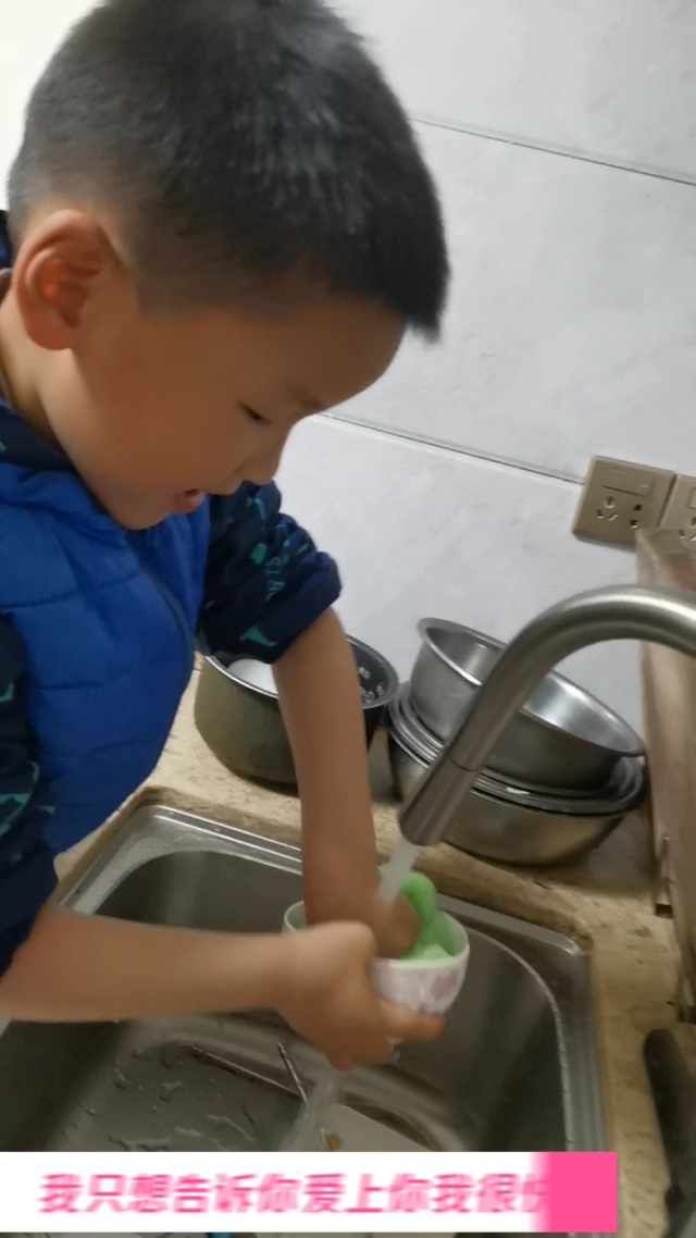家务帮妈妈做家务_家务帮妈妈做100字怎么写_帮妈妈做家务100